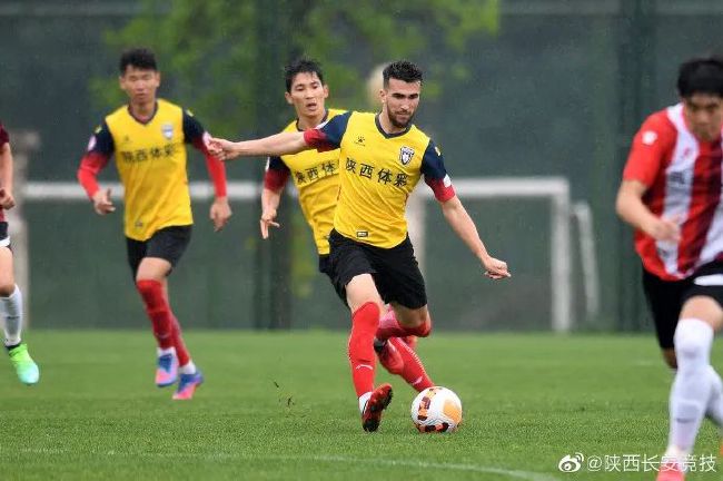 本次直播，我们将为您全面揭秘全新升级的电影频道传媒荣誉之夜，探访台前幕后的精 飞龙在天！