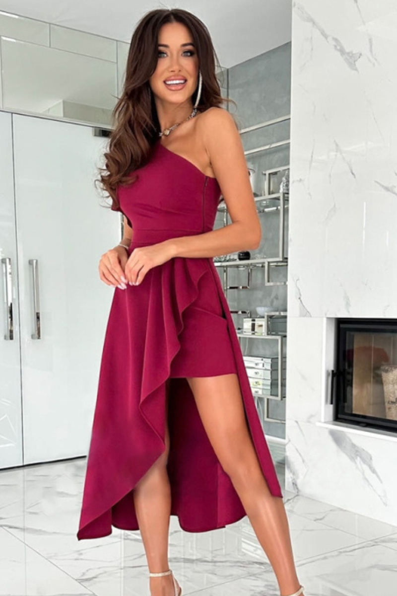 Elegant one-shoulder dress in a solid color