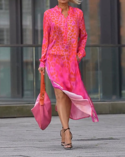 Long-sleeved dress with a leopard print slit