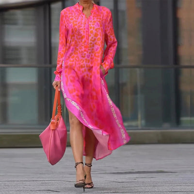 Long-sleeved dress with a leopard print slit