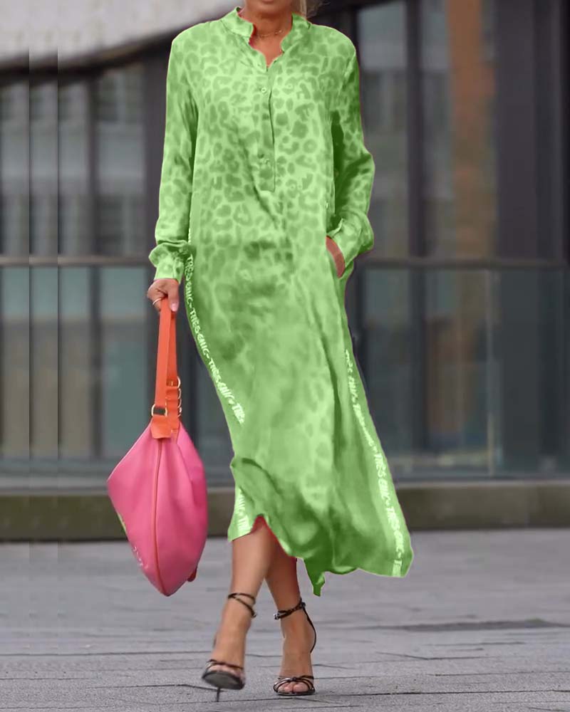 Long-sleeved dress with a leopard print slit