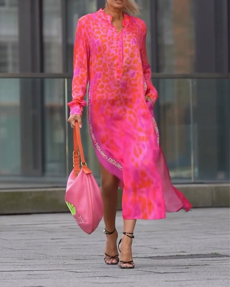 Long-sleeved dress with a leopard print slit