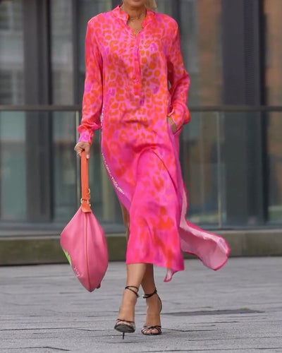 Long-sleeved dress with a leopard print slit